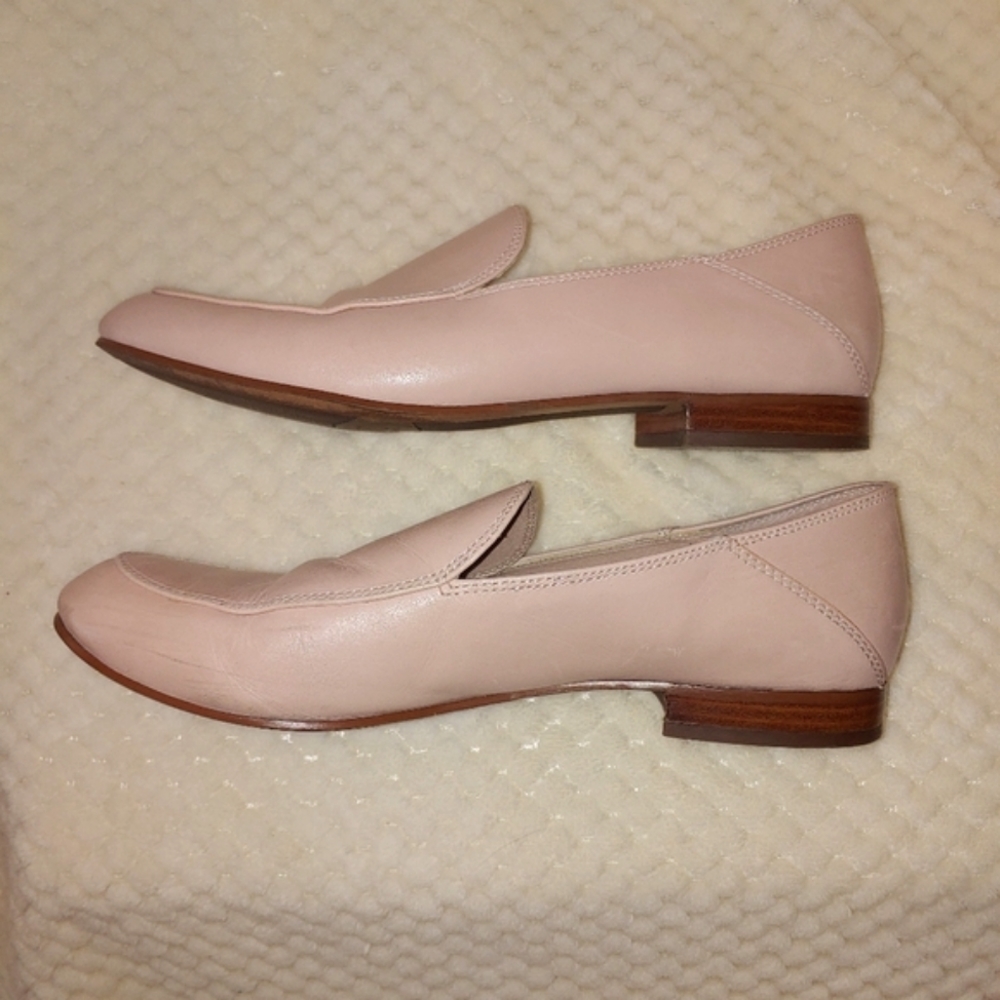 LEATHER LOAFERS. SIZE 8.5